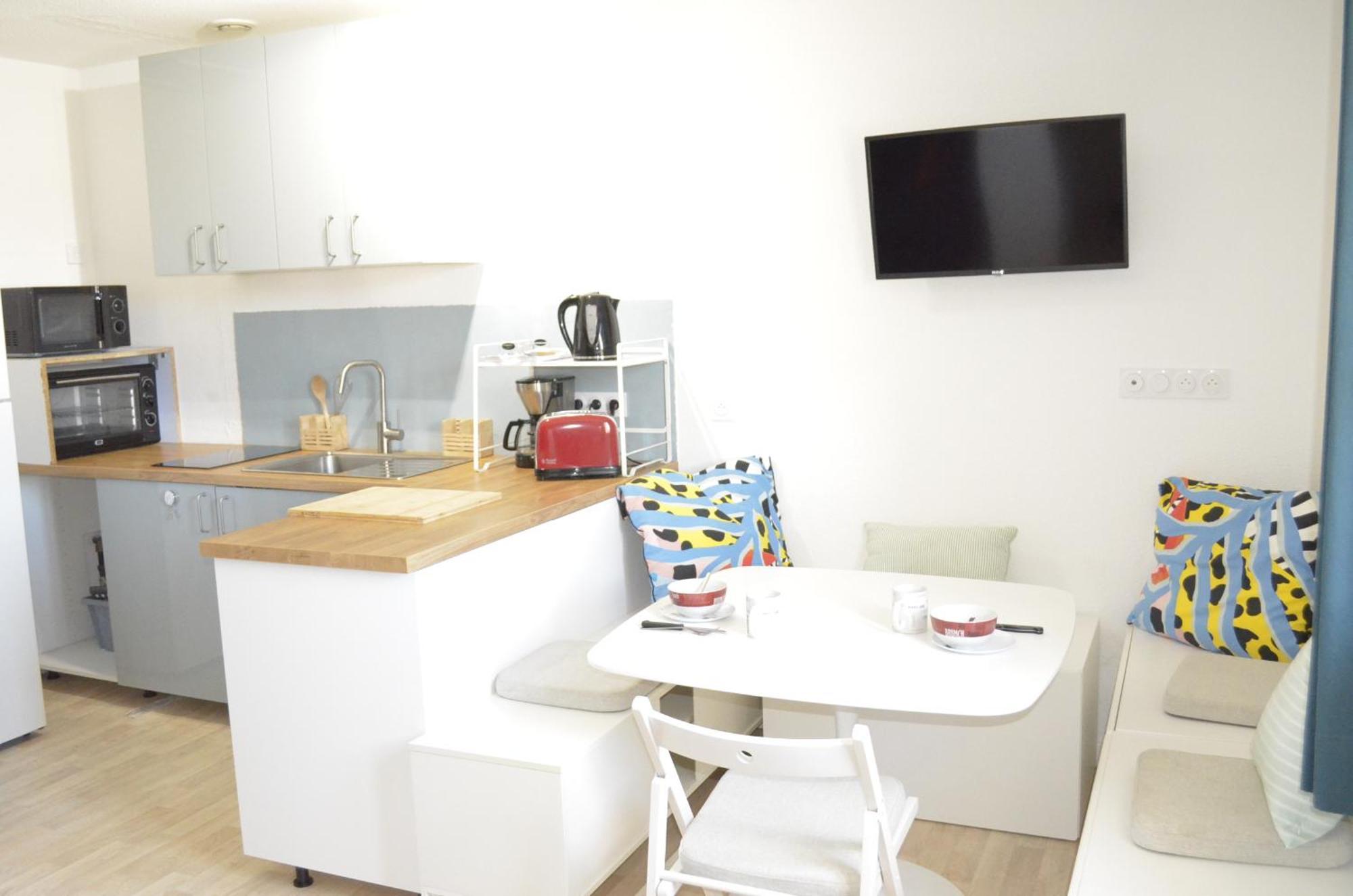 Amelia Apartment